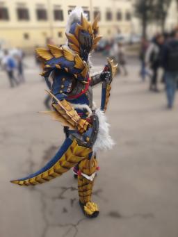 Dalla serie monster hunter, una armatura Zinogre spettacolare...