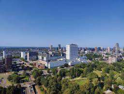 Veduta dall'Euromast: l'edificio bianco è l'ospedale di Rotterdam!