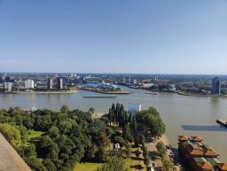 Veduta dall'Euromast: una nave riconvertita ad hotel.